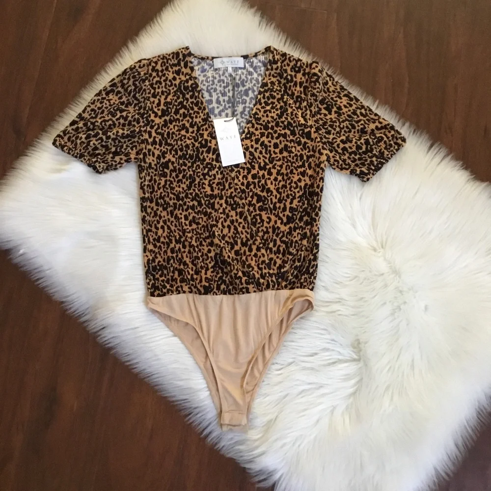 WAYF Surplice Neck Puff Sleeve Bodysuit Size XS - Picture 2 of 6